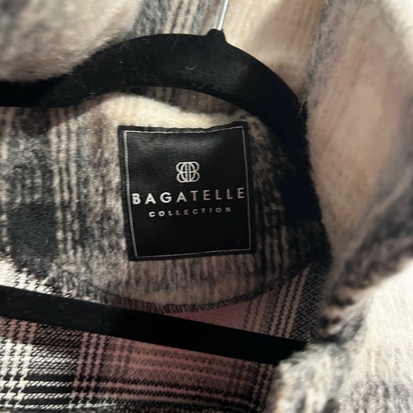 Green wooly plaid coat - Picture 2 of 6